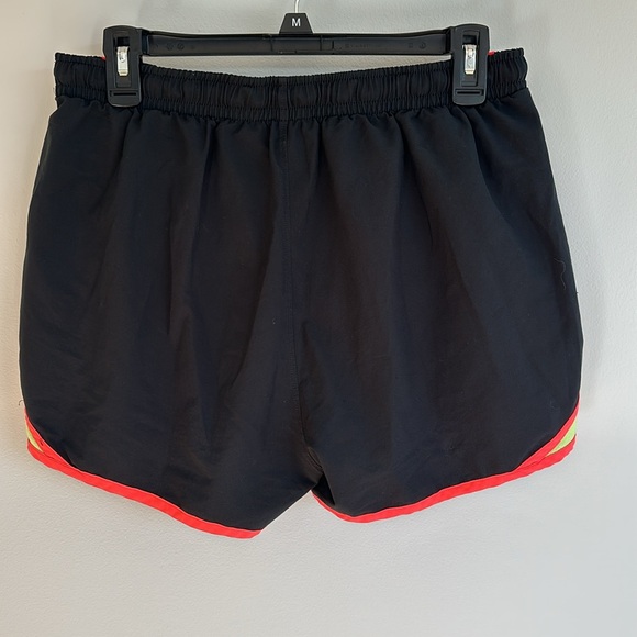 Under Armour black athletic shorts - Picture 4 of 4